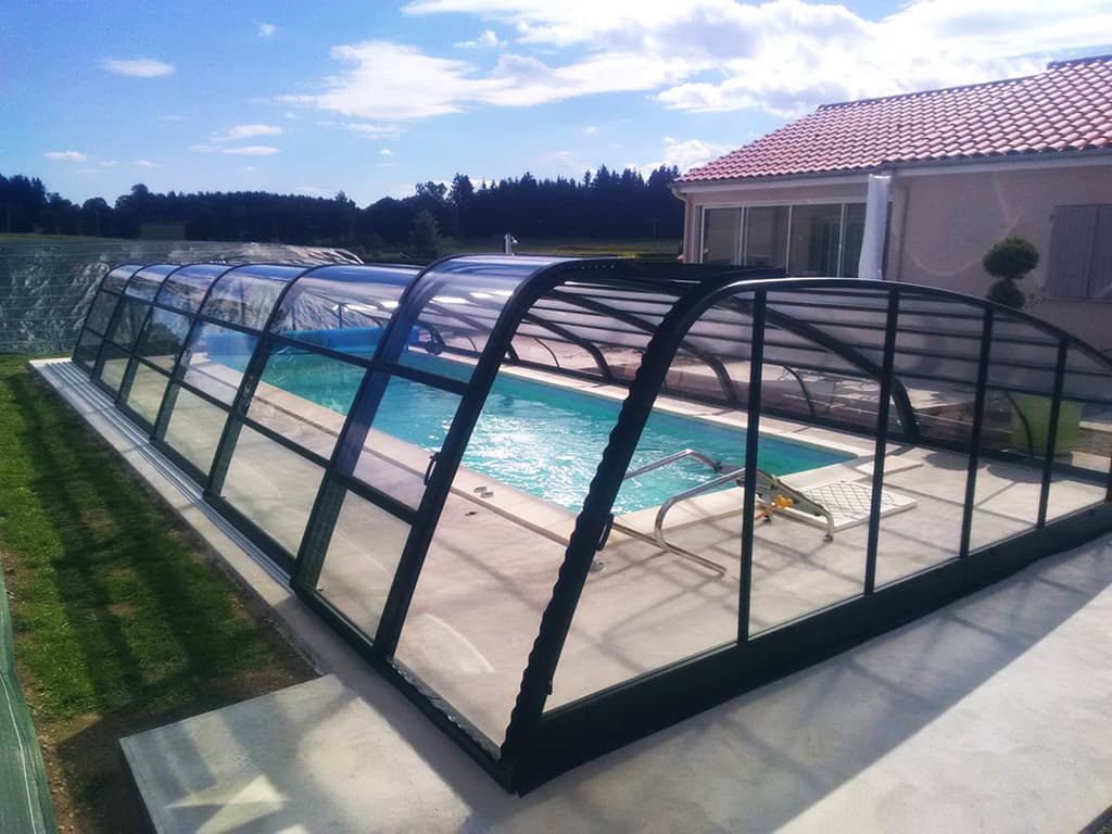abris de piscine mi-hauts