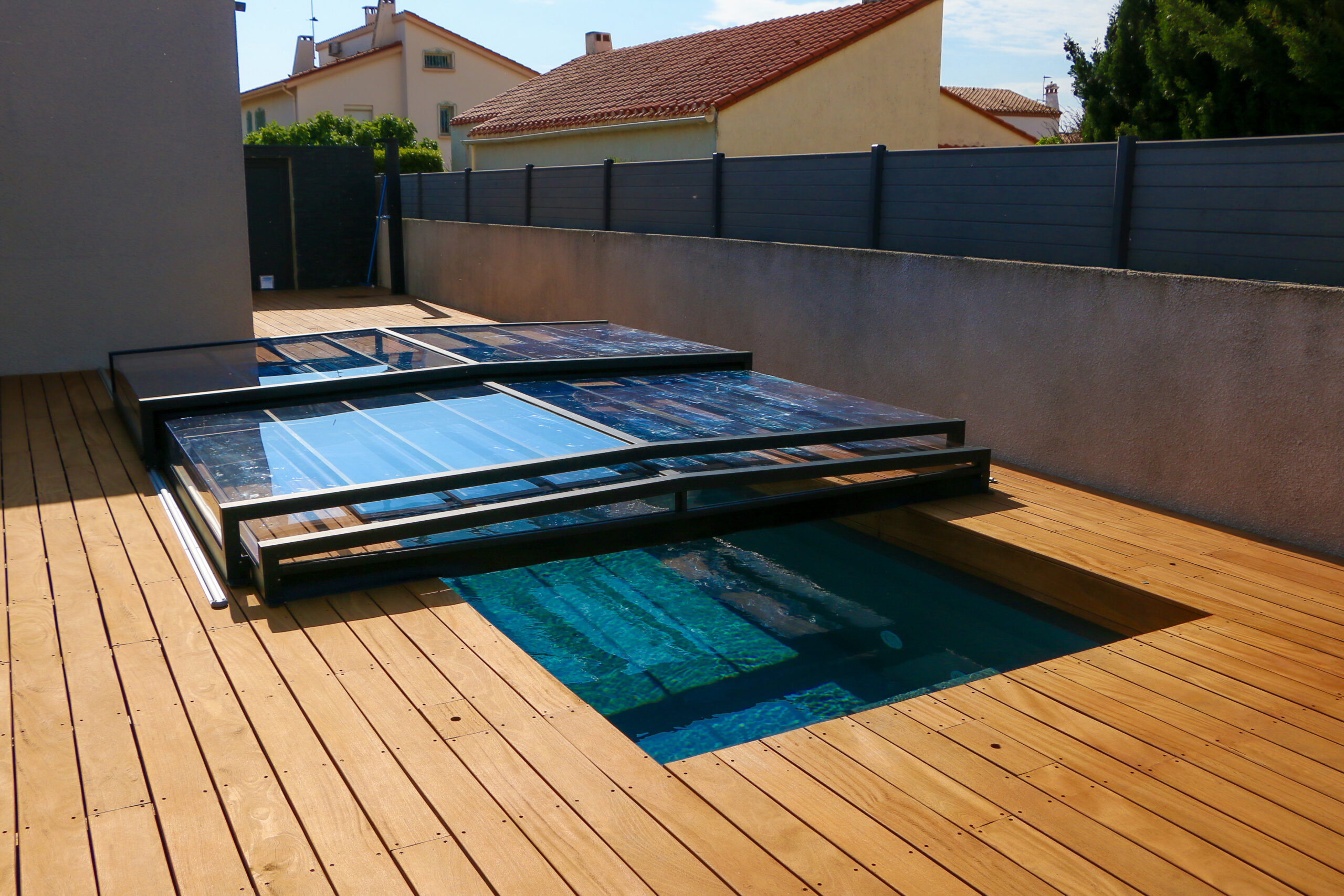 abri de piscine bas